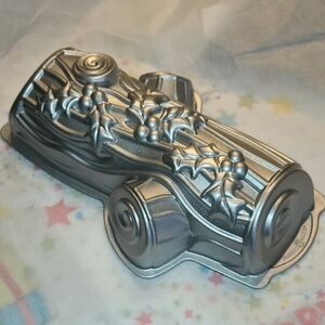 Nordic ware Yule Log Bundt Pan